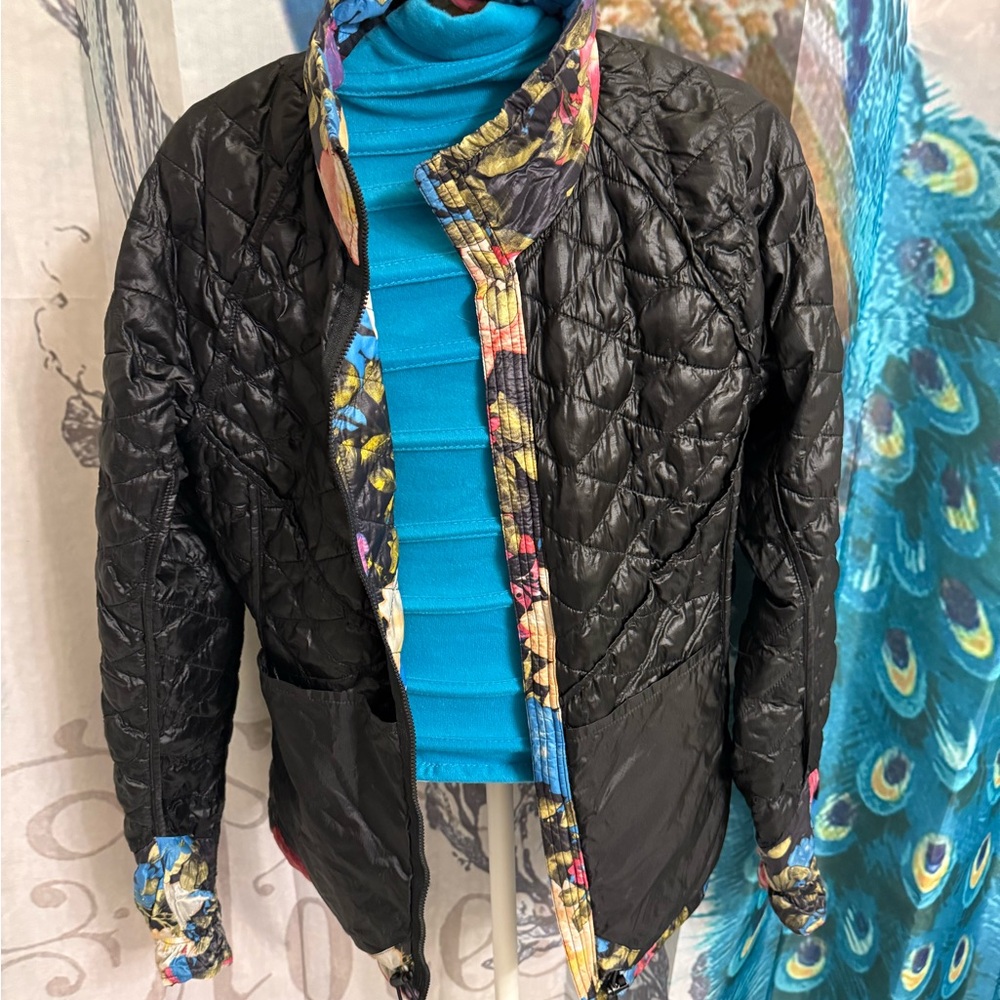 Preowned The North Face Floral Thermoball The Stow S/P - Reduced & Great Price - Picture 5 of 11